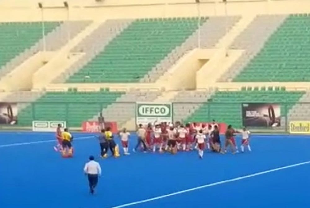 VIDEO: Shocking on field fight in Nehru Cup hockey final