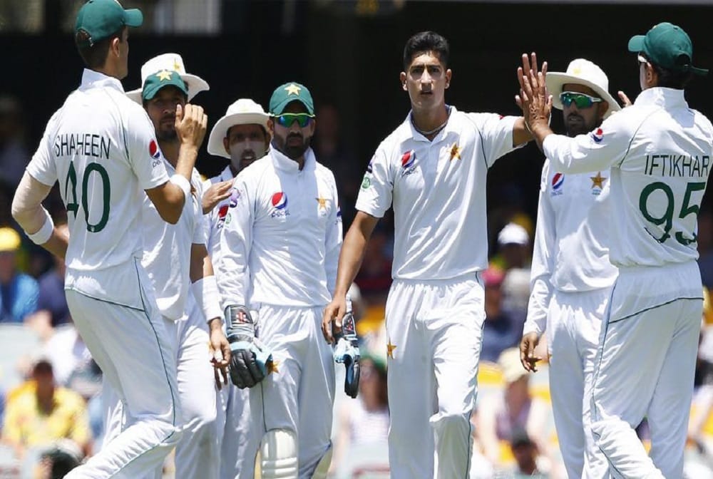 The heartwearming story of the Indian taxi driver and five  pakistani players
