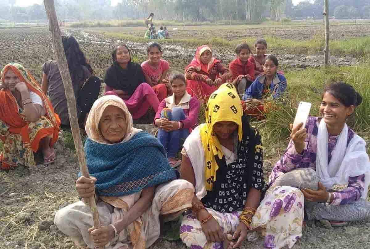 engineer groom brought her bride on helicopter in his village
