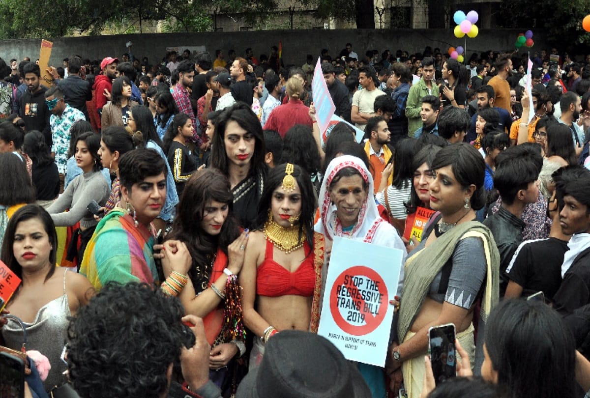 queer festival 2019 delhi homosexuals walk on street in colorful dress