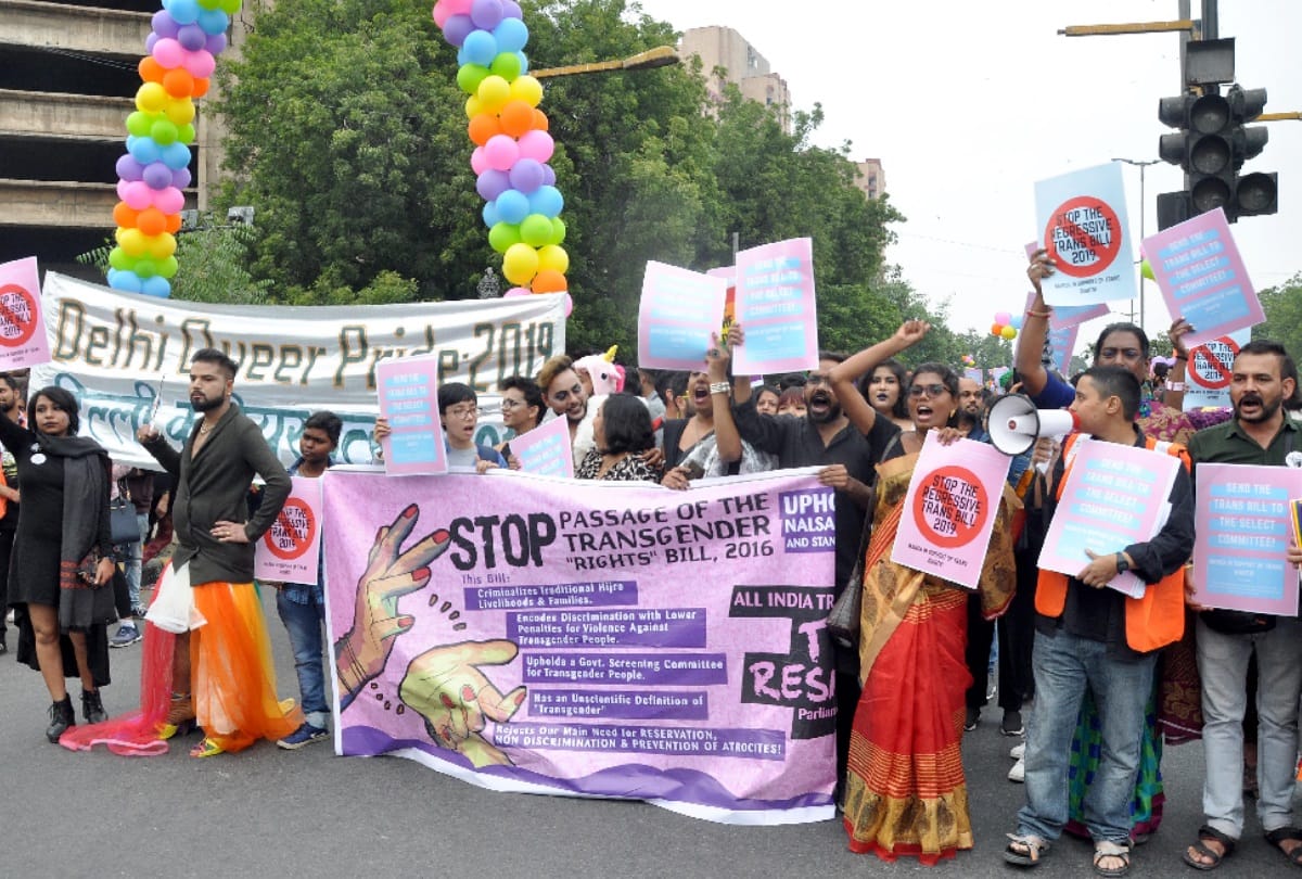 queer festival 2019 delhi homosexuals walk on street in colorful dress