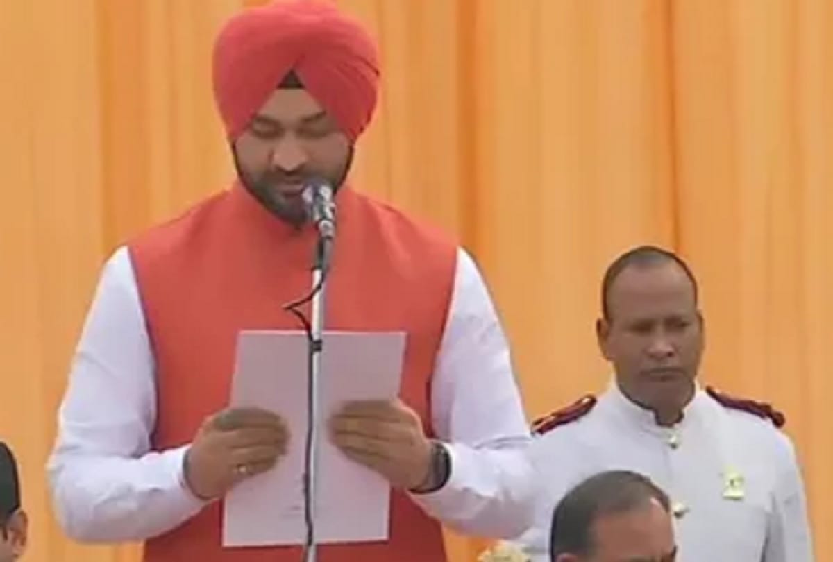 Haryana sports minister sandeep singh warn coach for indiscipline