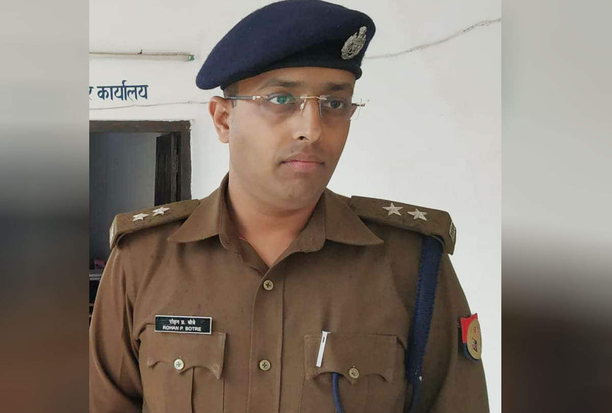 tight security in agra on juma ki Namaj