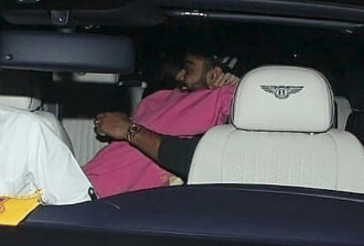 Anushka Sharma welcome to virat kohli after won test match against bangladesh