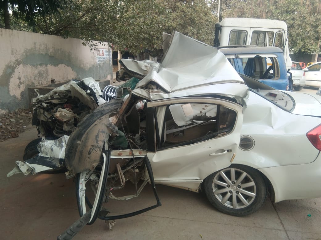 Faridabad National highway Truck and car accident one died and one injured