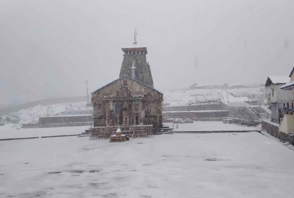 Snowfall in char dham and Munsiyari hilly Area see Awesome photos