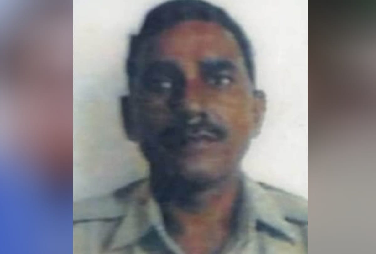 delhi cop returning from trade fair duty died during crossing rail track