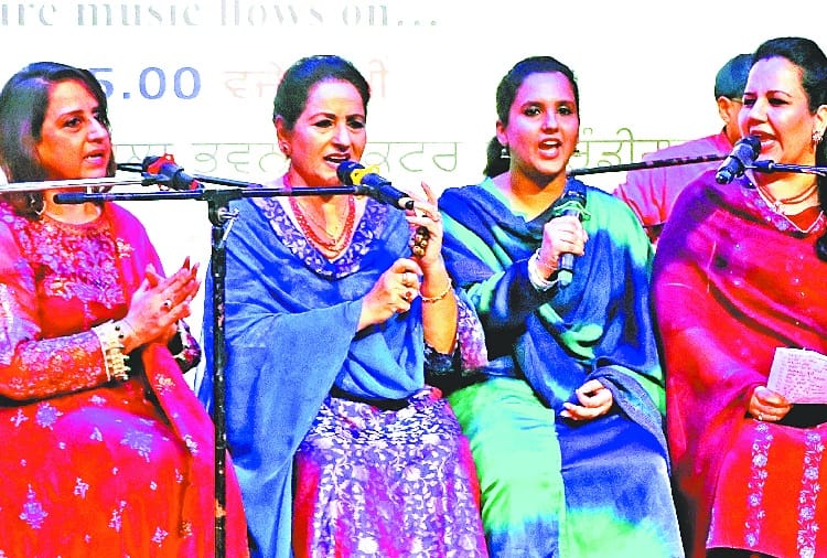 surinder kaur birth anniversary, Dolly Guleria sings song in memory of her mother