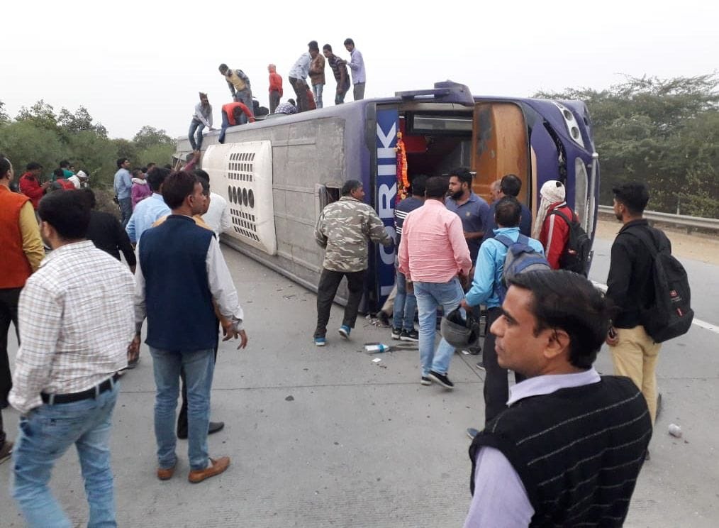 Yamuna Expressway overturns double-decker bus, 35 injured