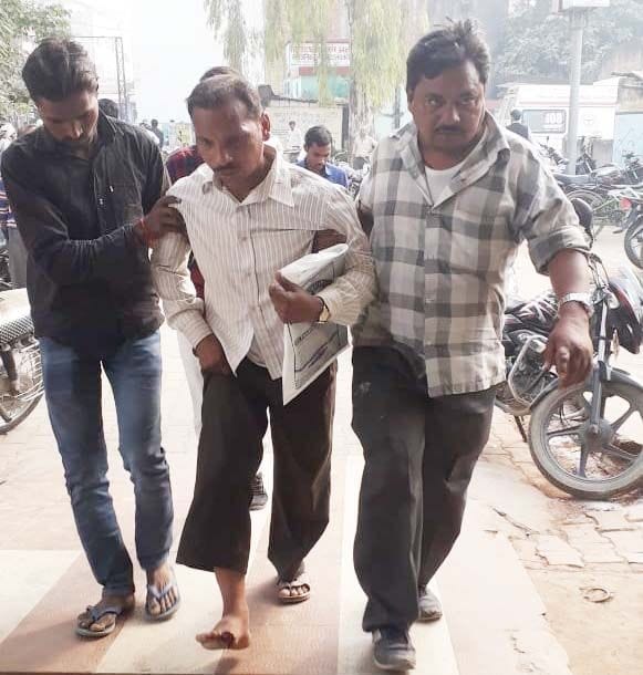 Pratapgarh District Hospital: 32 Wardboys, Still-stretched stretchers