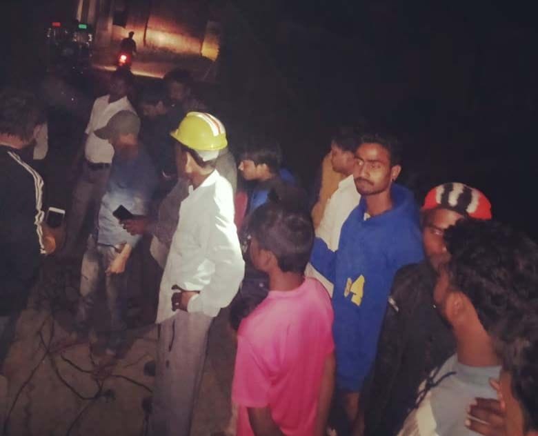 People came face to face with electric pole