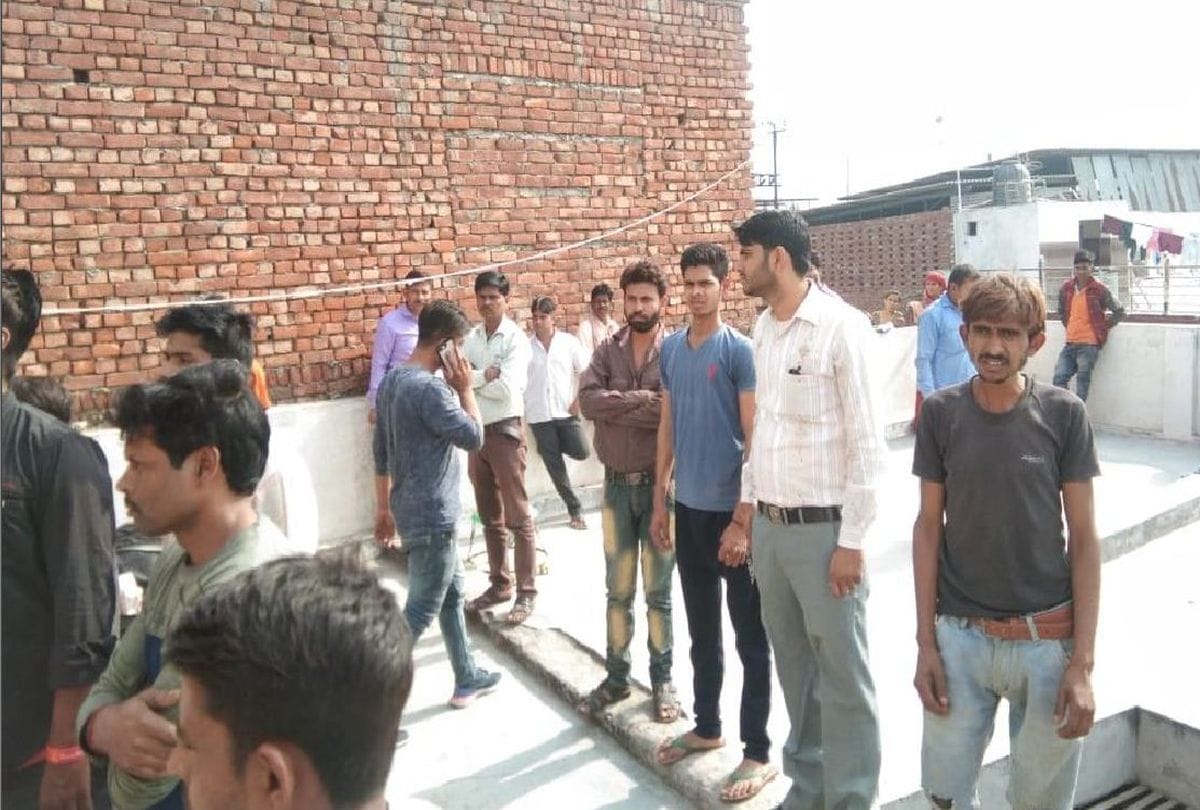 Woman's body found hanging in the room in agra