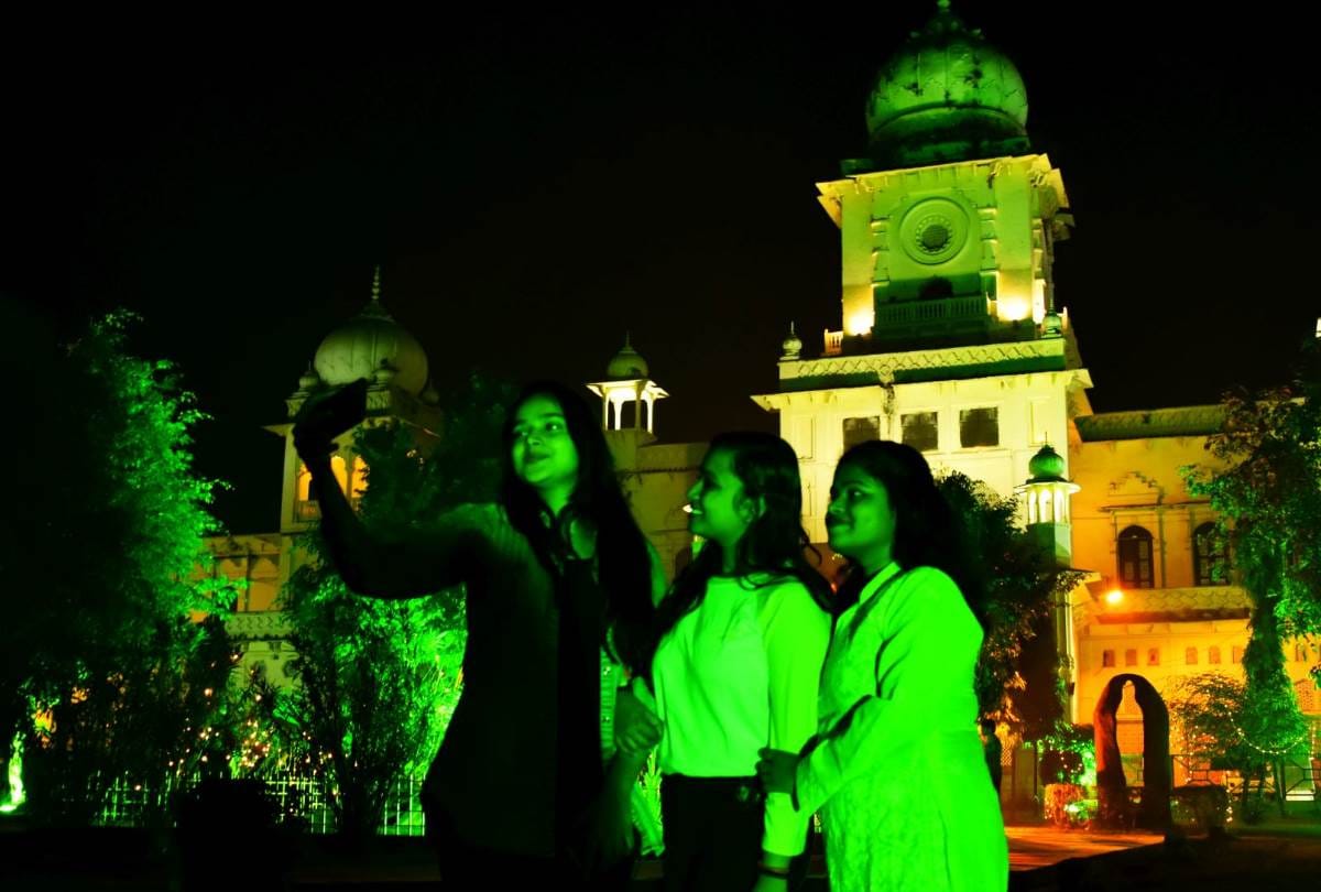 beautiful pictures of lucknow university