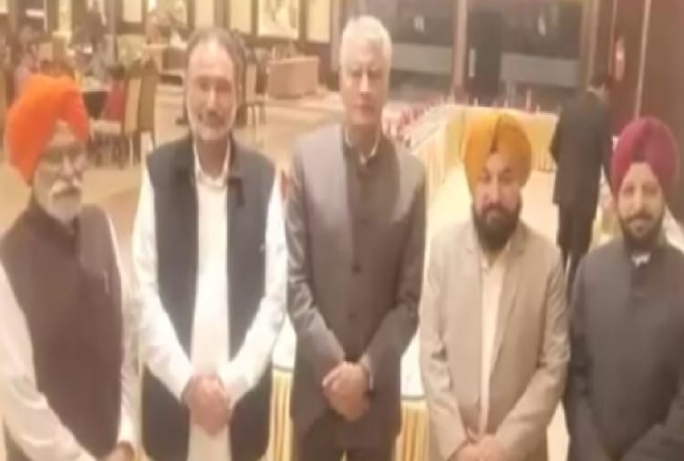 Four congress MLAs meet to party State President Sunil Jakhar