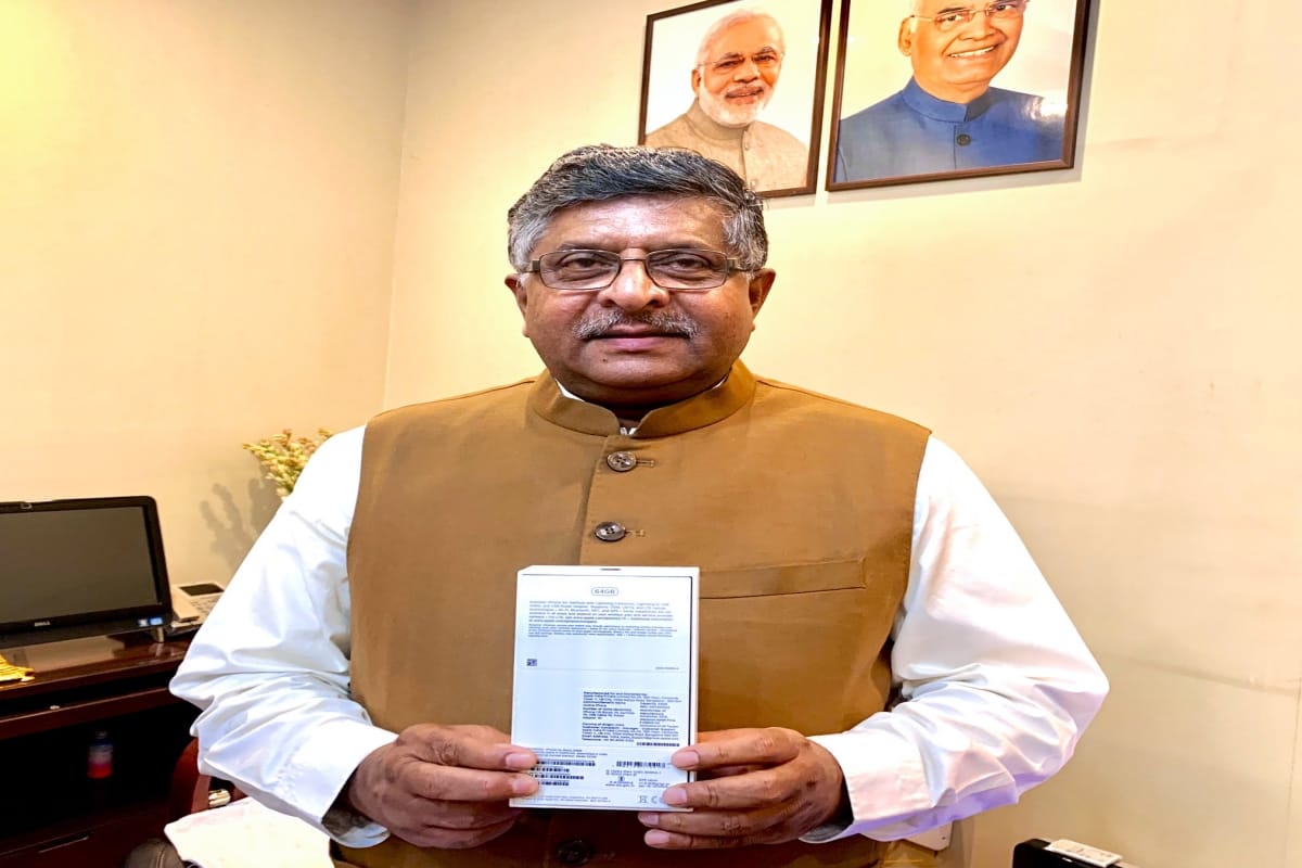 Cabinet Minister Ravi Shankar Prasad Get iPhone XR Assembled In India Know Price Specifications