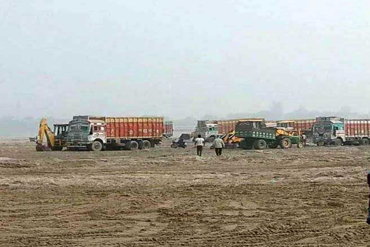 Mining scam Enforcement Directorate summons two IAS officers for questioning