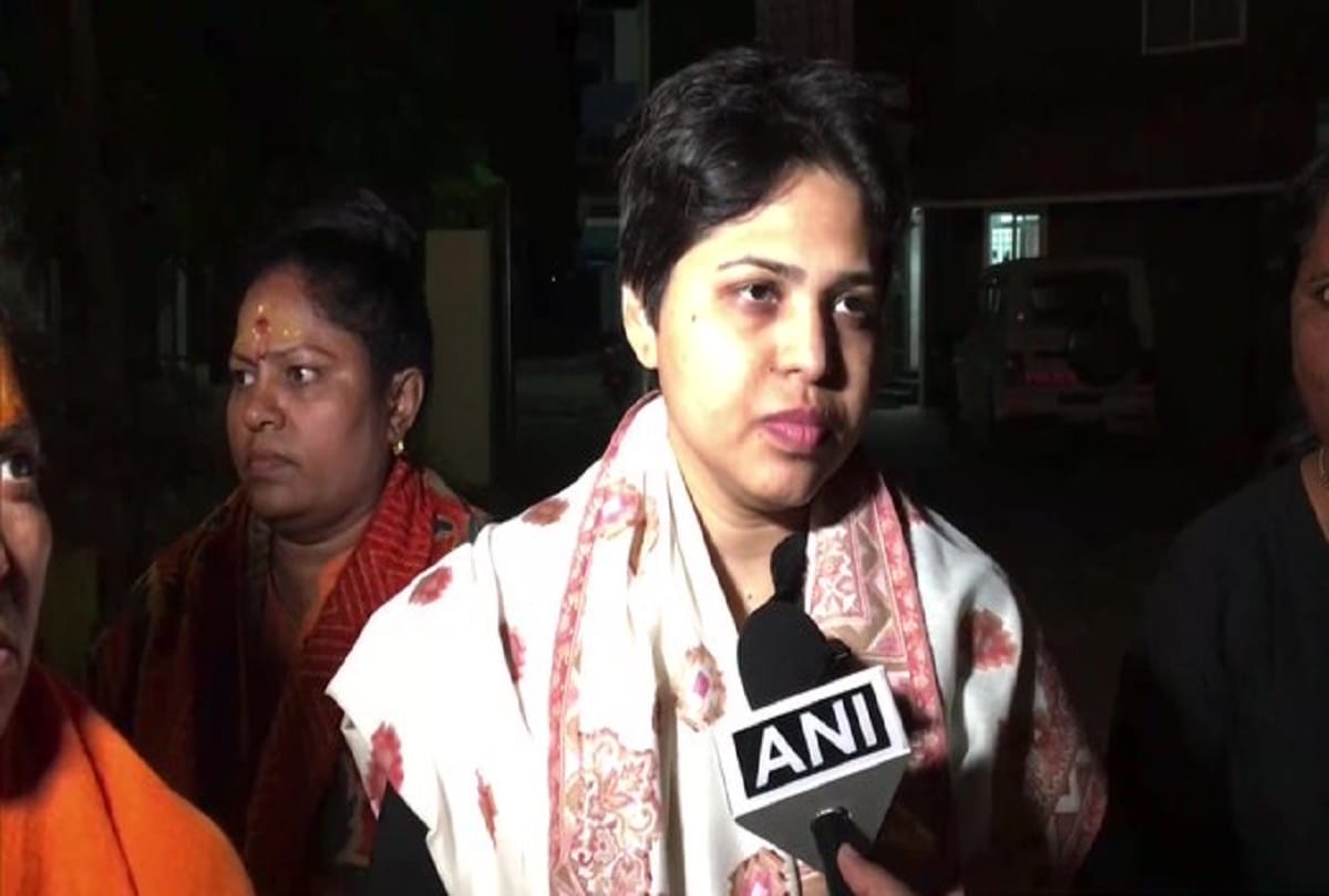 Social activist Trupti Desais ban on entry into Shirdi till December 11 in Maharashtra