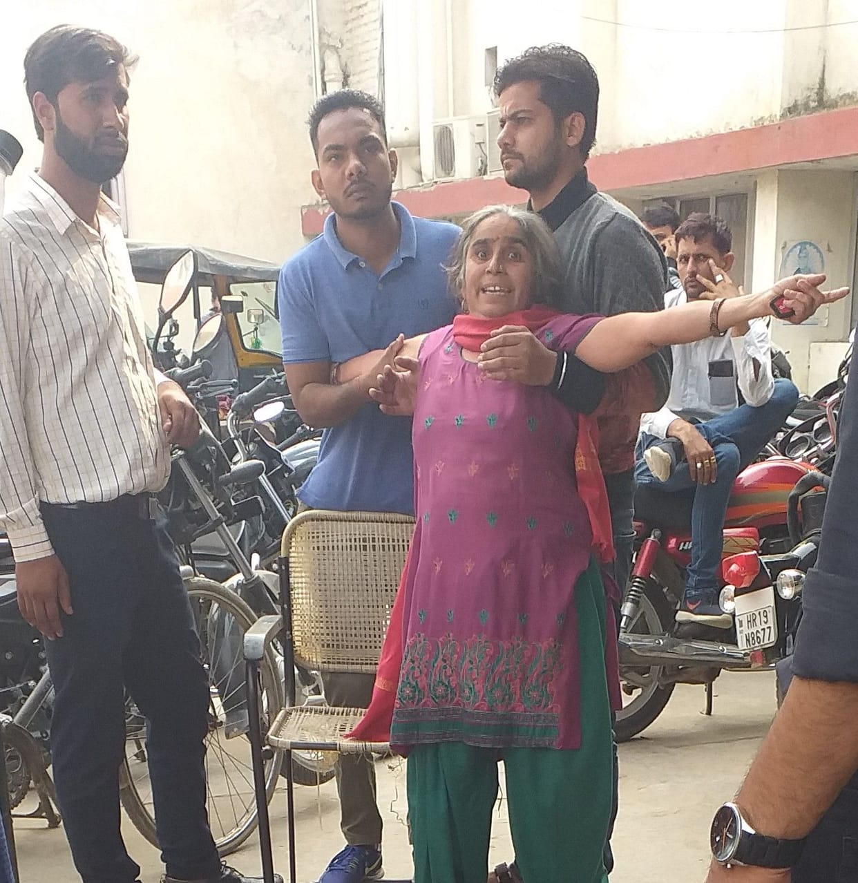 two die, pnb workers