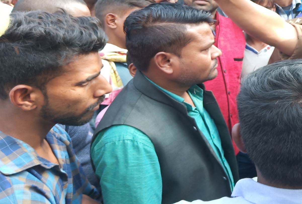 old lady died and her son-in-law injured in an accident in lucknow