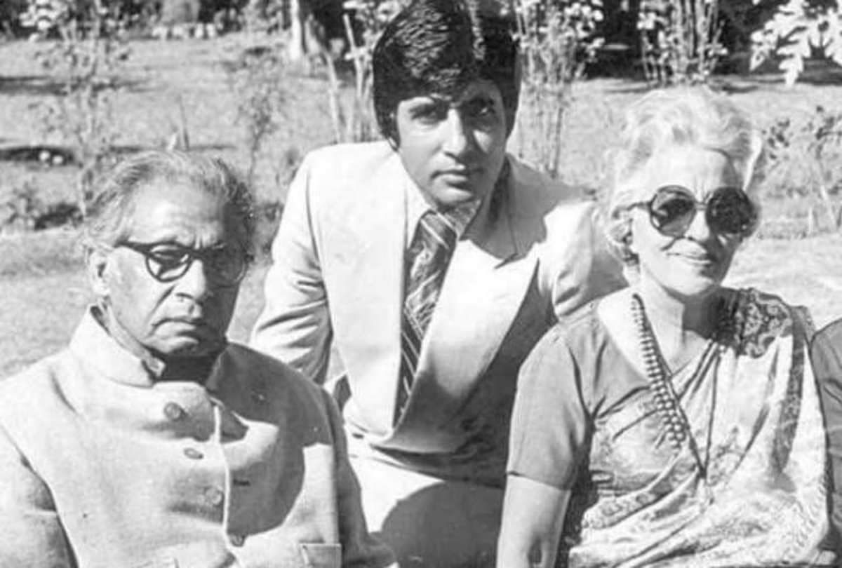 Harivansh Rai Bachchan 112th birth anniversary look at the photos with amitabh bachchan
