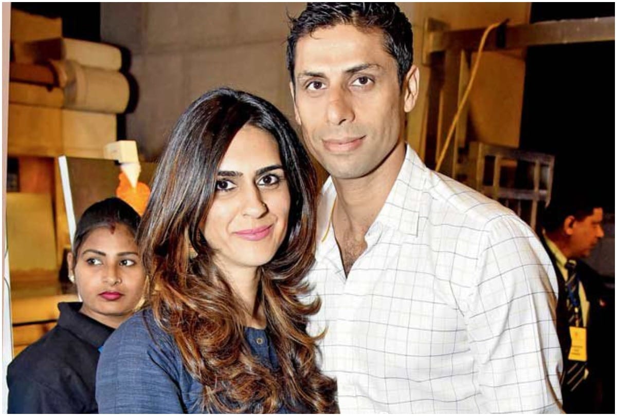 Romantic and Glamours photos of Indian cricketers wives you must see