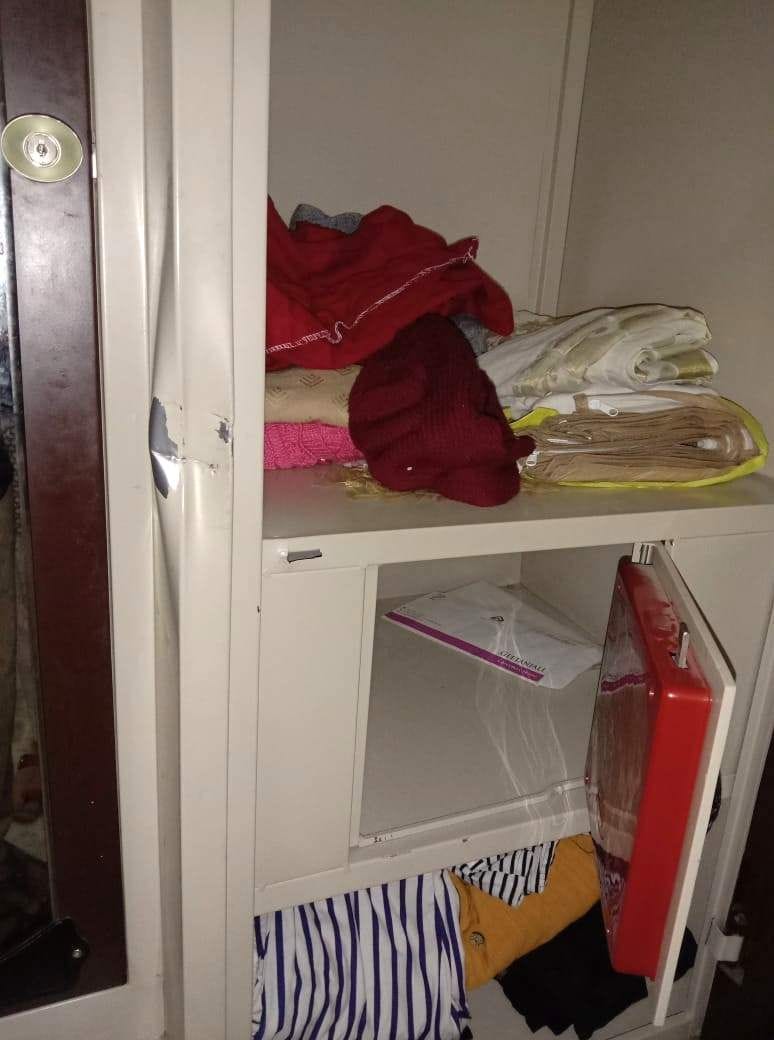 Broken the lock of the house, the jewelry and cash worth millions were blown