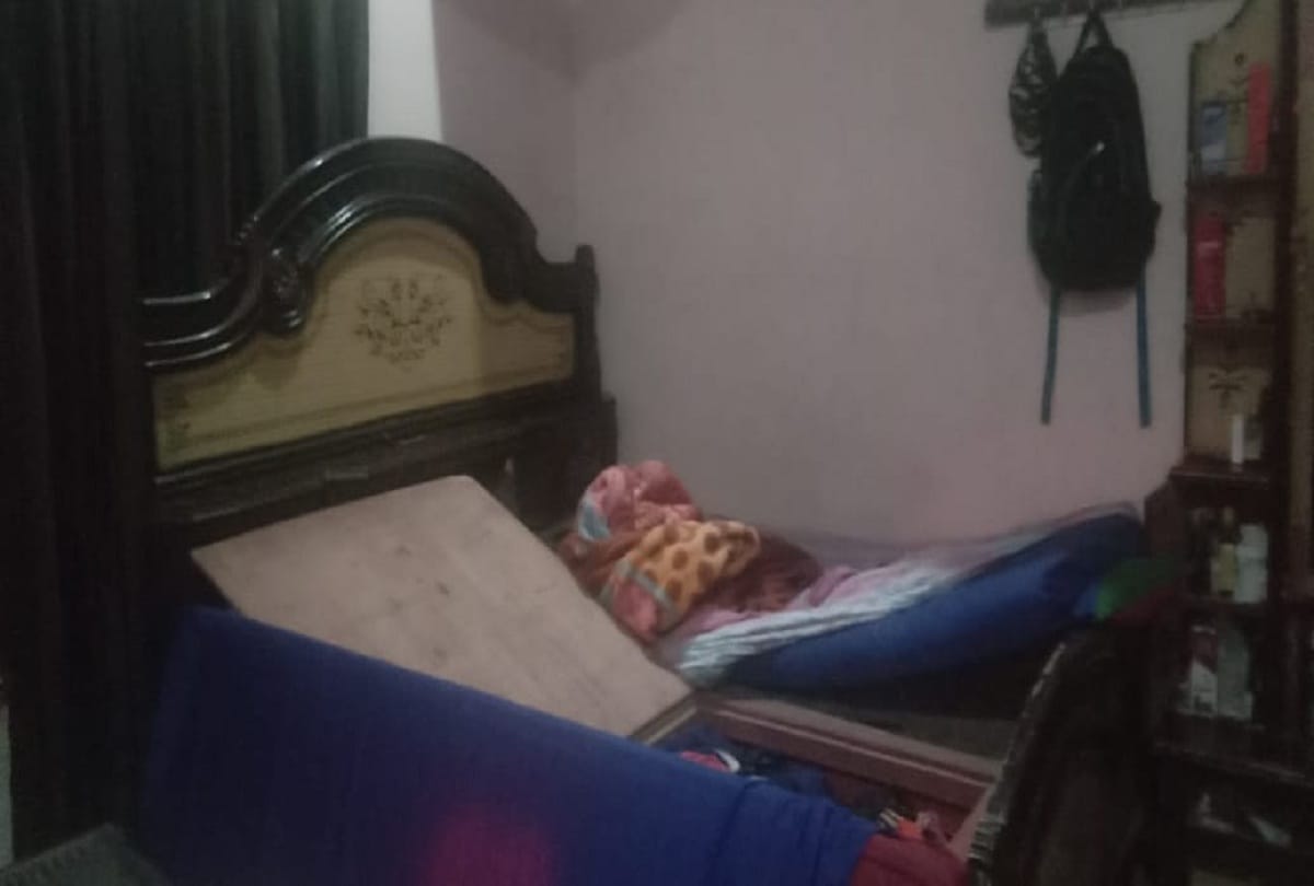 Crime in Bareilly 20 lakhs Robbery in SP leader house 