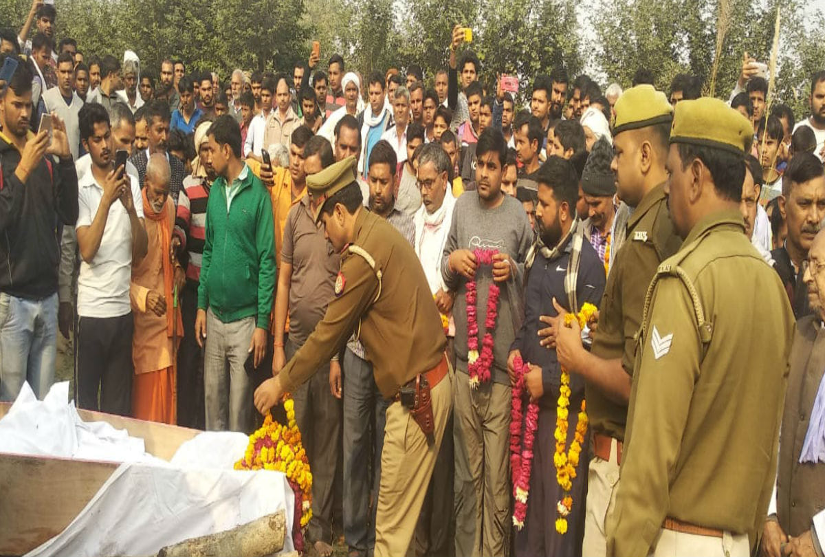 Soldier cremation in Tundla died in Road Accident Rajsthan