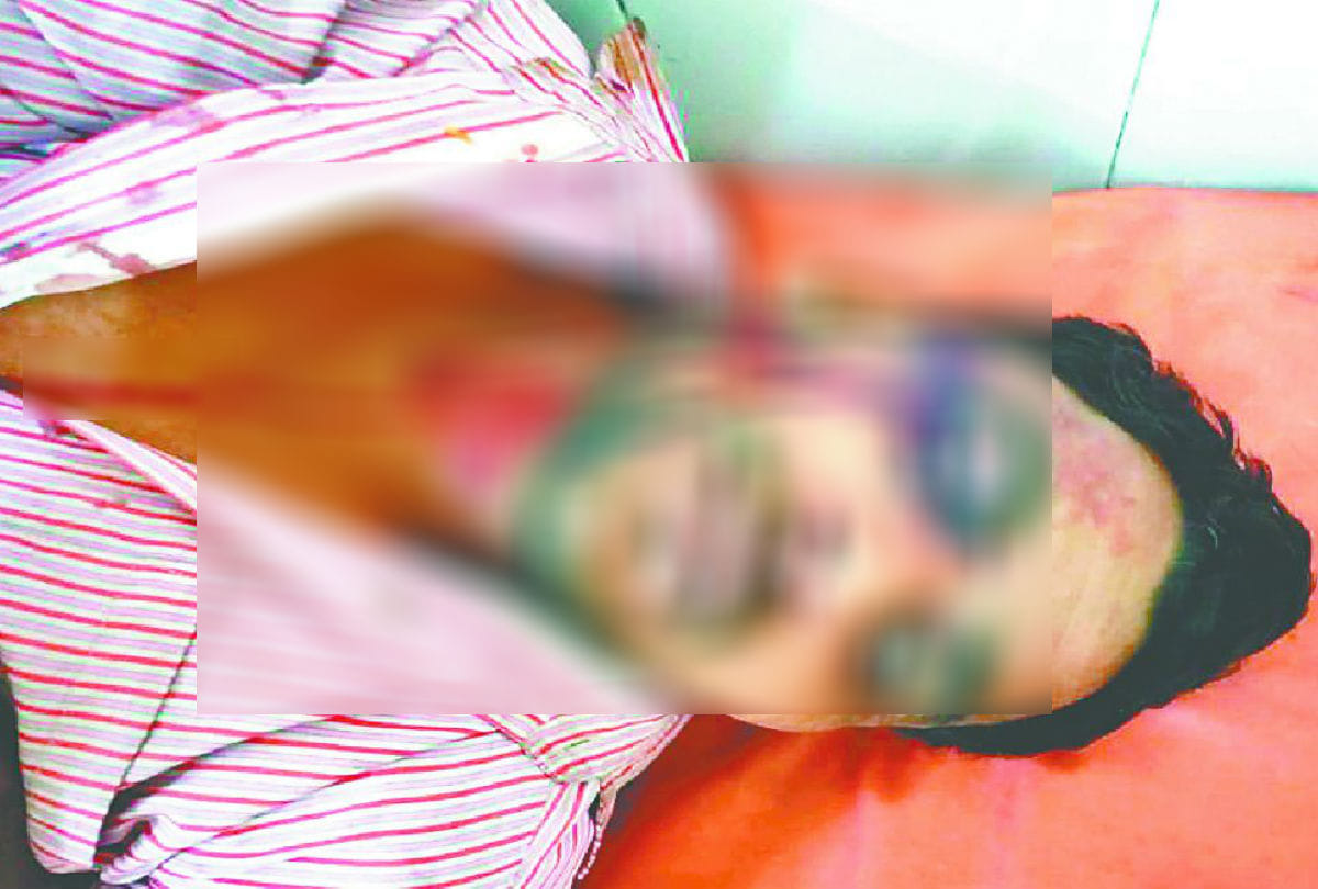 mob brutally beats the truck driver after young man dies in firozabad