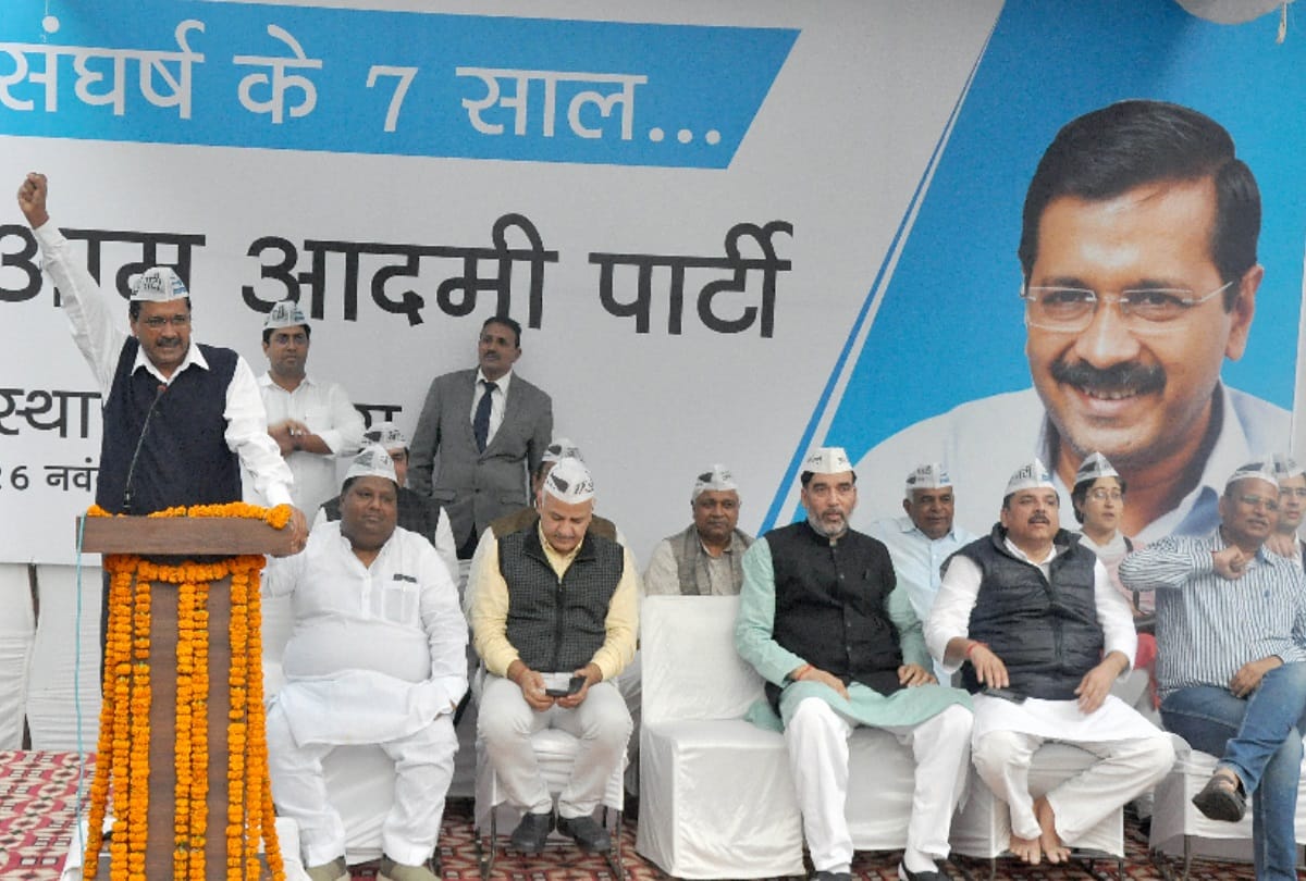 Delhi CM Arvind Kejriwal oaths students to respect women in all dignity