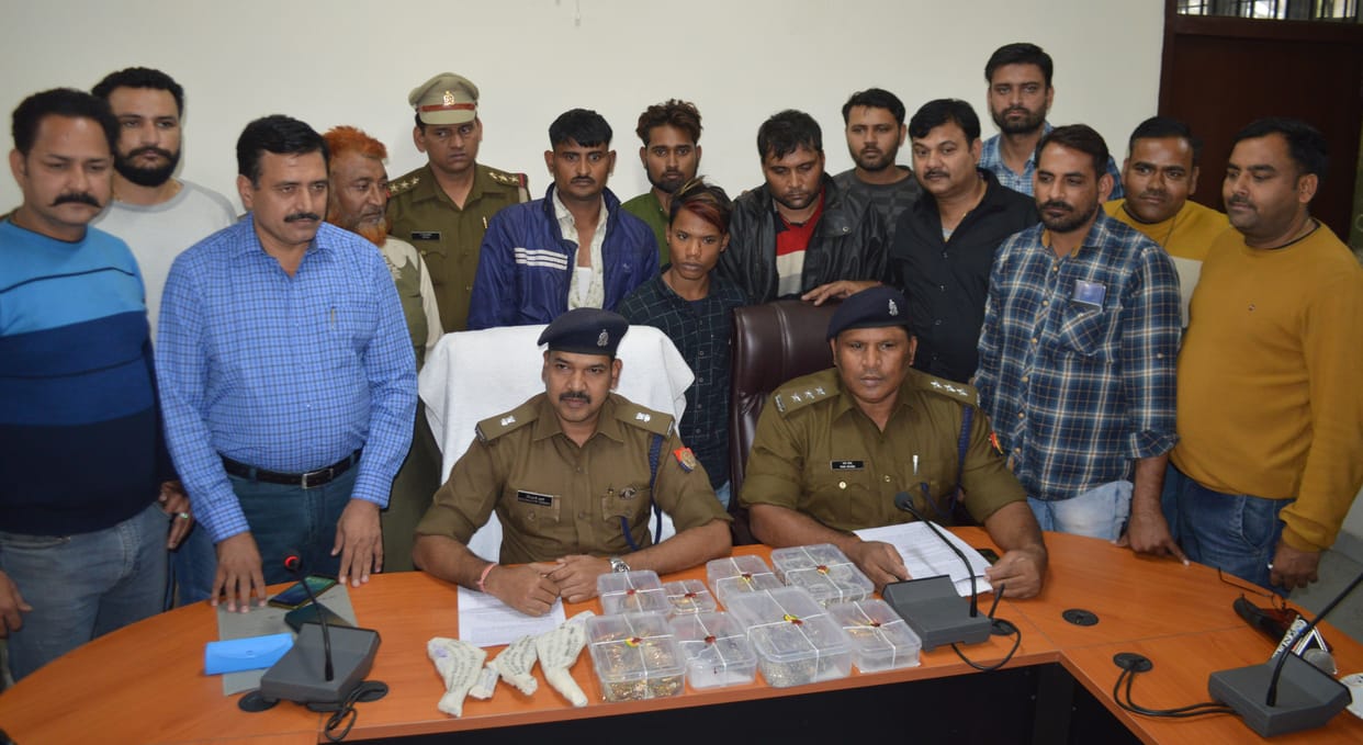 Hathras: Used to sell vegetables during the day, used to steal at night