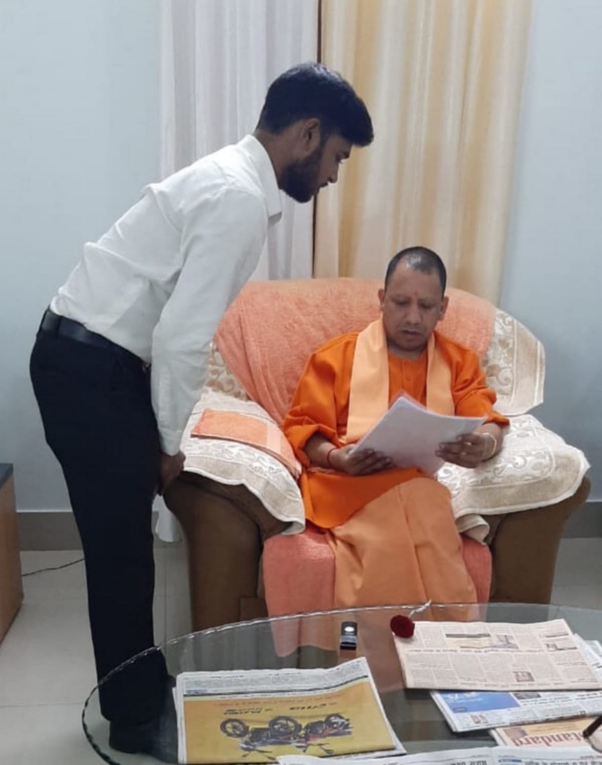 Mountaineer Manoj yadav meet pm modi on his varanasi tour want to climb mount evreste