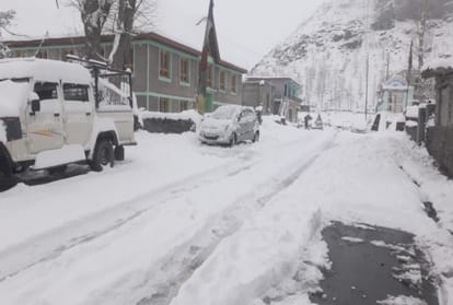 First snowfall of season in Shimla district,150 roads including two NHs closed