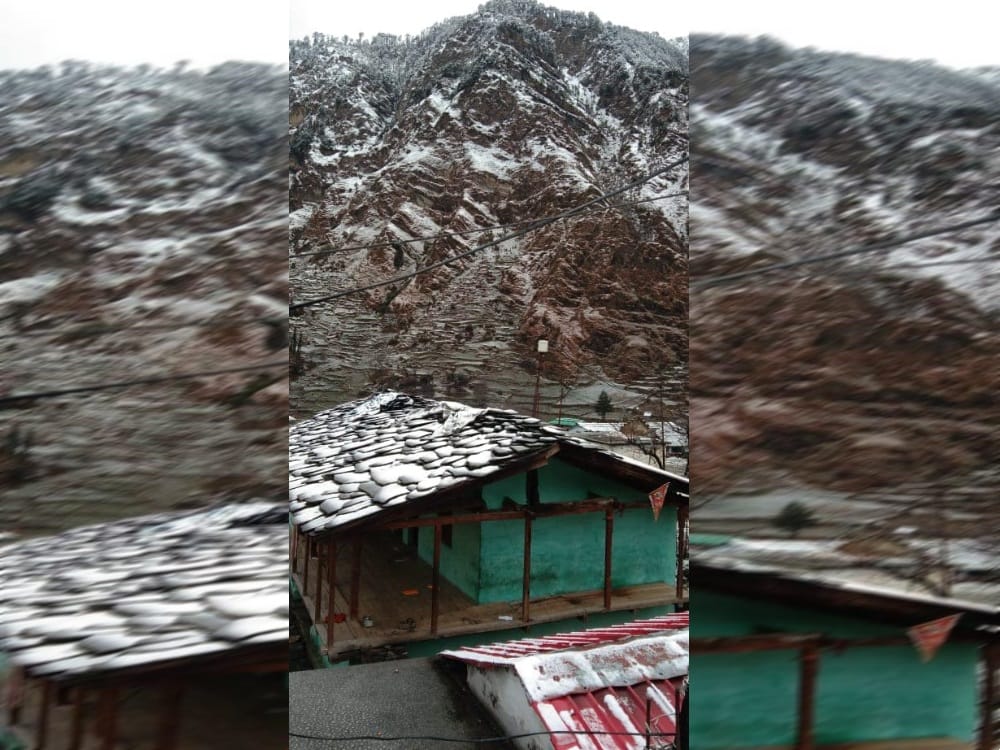 Snowfall in uttarakhand hilly area today, photos