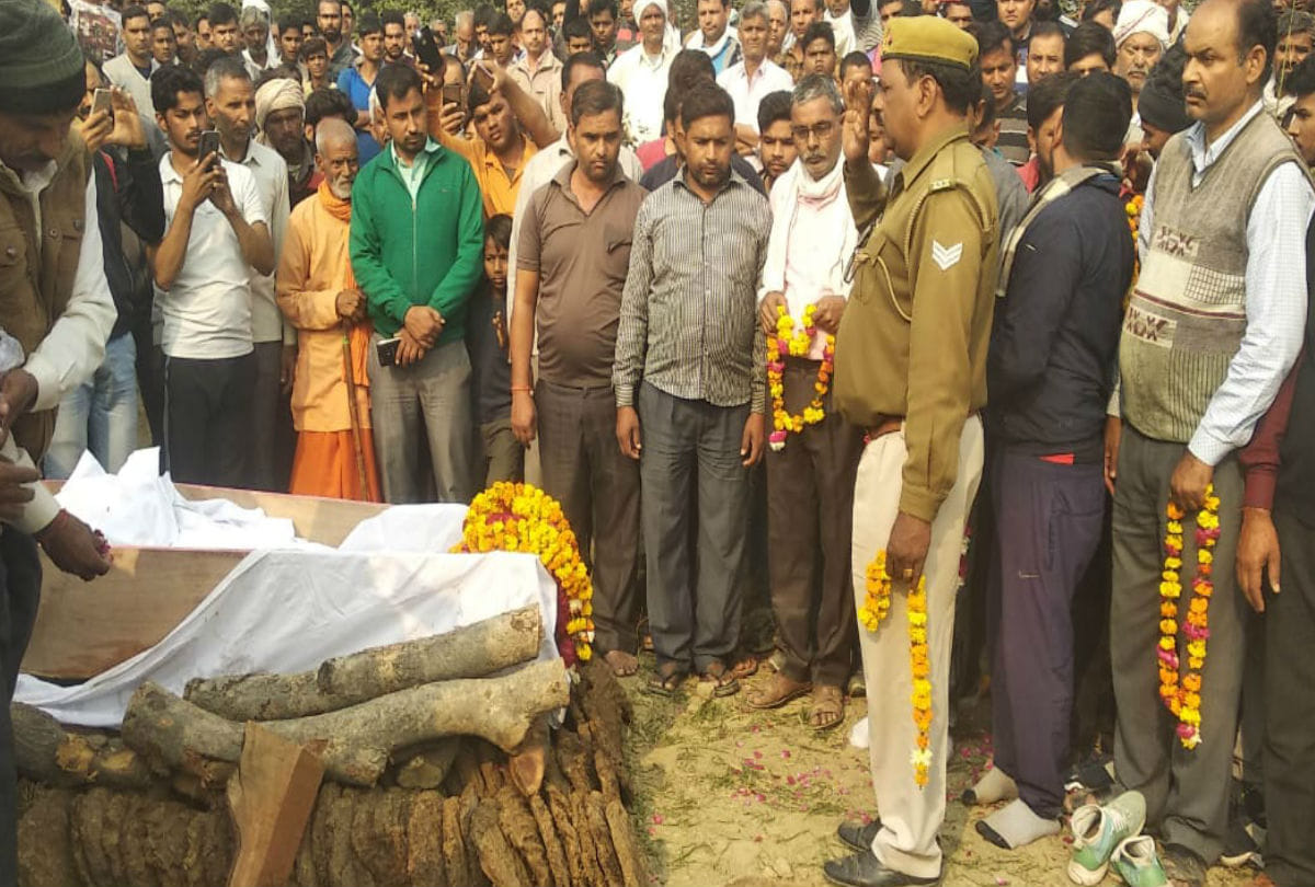 Soldier cremation in Tundla died in Road Accident Rajsthan