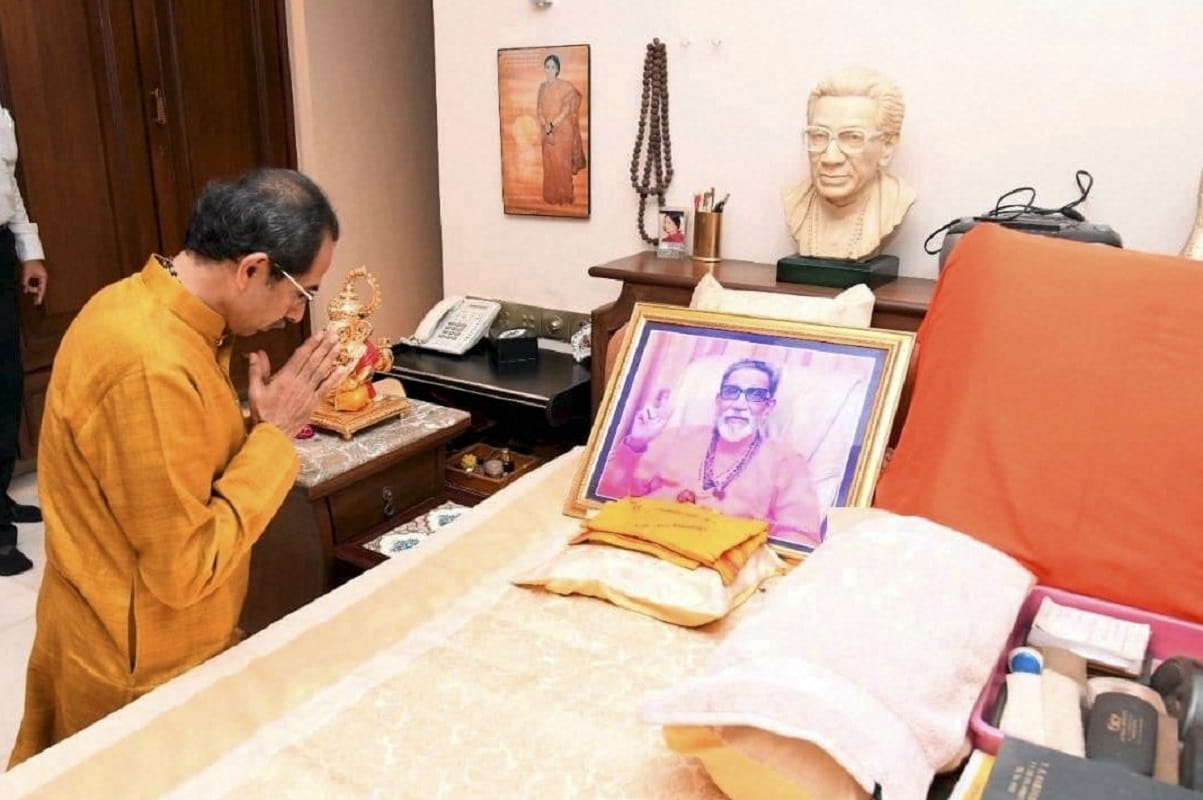 Who was the real successor of Bala saheb thackeray, Uddhav thackeray or Raj thackeray
