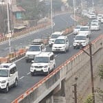 राष्ट्रपति को लेने के लिए रवाना काफिला