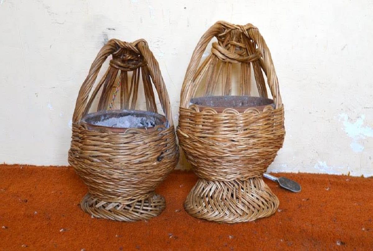 kangri kashmir fire pot that keeps people warm during winter