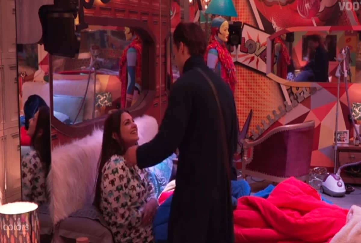 Bigg Boss 13 Himanshi Khurana mother angry on Paras Chhabra and talk about Asim Riaz