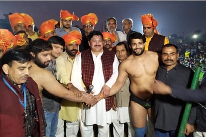 Indian Varun has won and Iranian wrestlers could not complete their challenge in wrestling