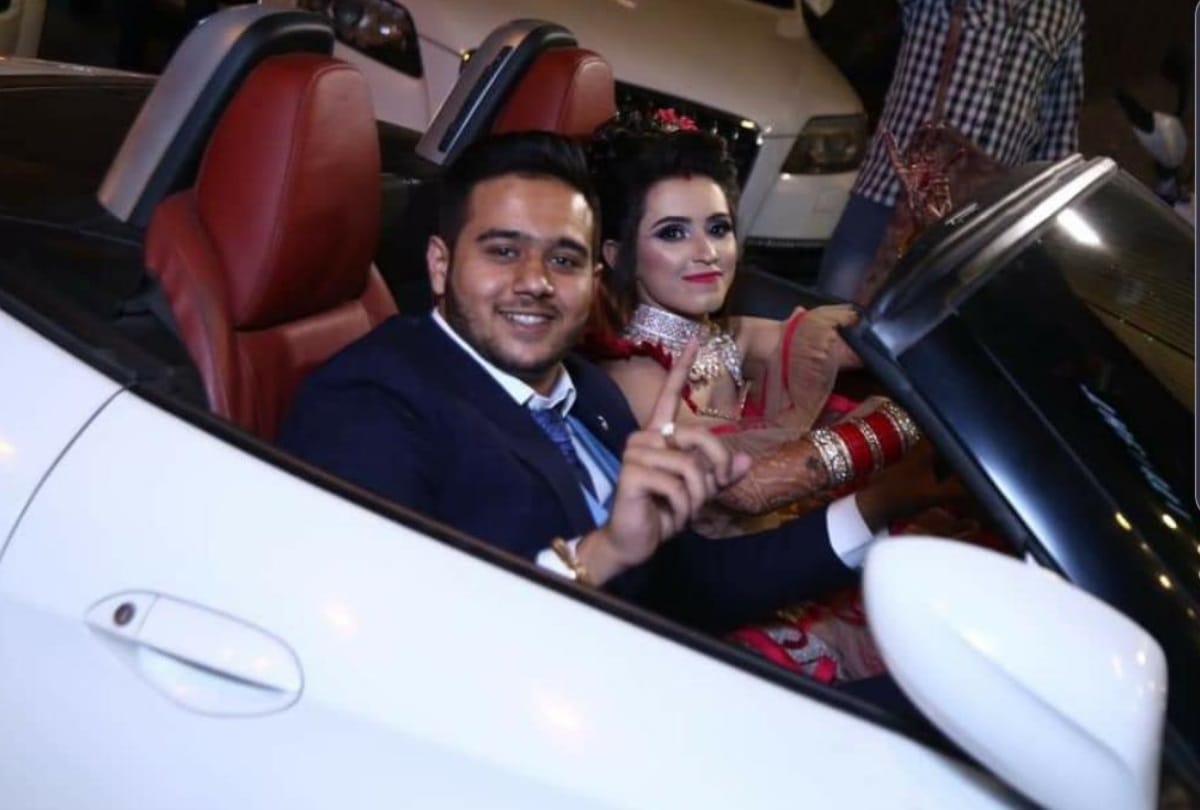 Delhi 3 years ago friendship then 2 years live in 8 months ago love marriage now husband killed wife