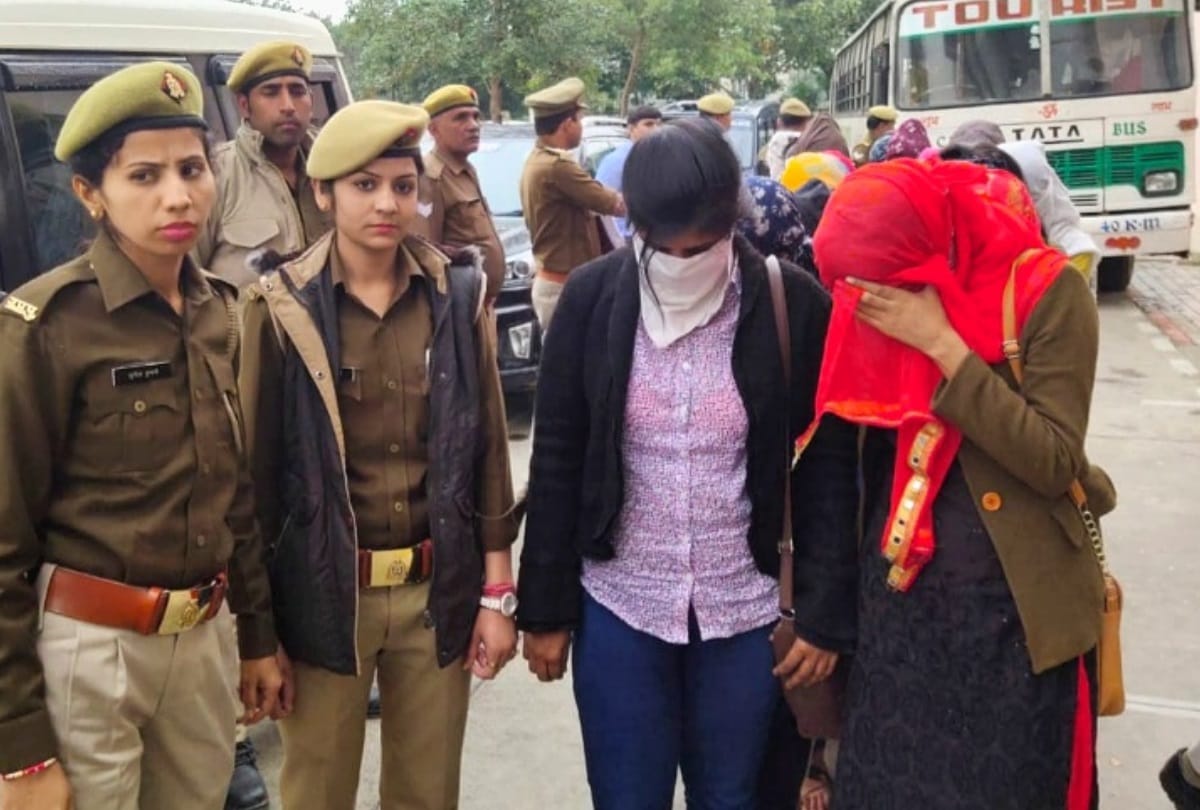 Noida fake call center busted in sector 6, 45 boys girls arrested fraud in flipkart amazon name