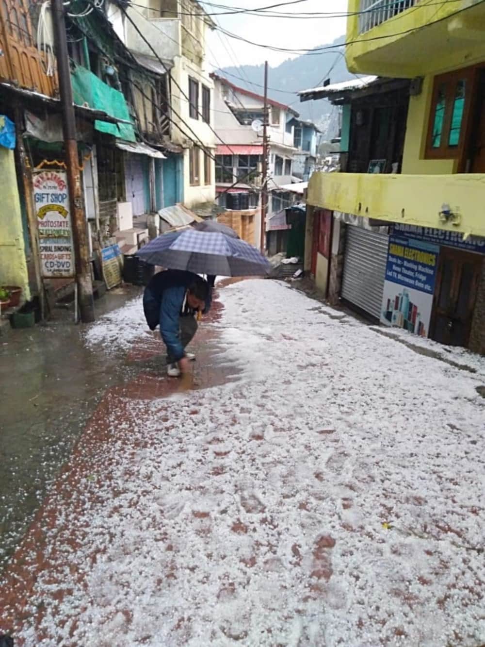 uttarakhand weather update : Snowfall awesome exclusive photos