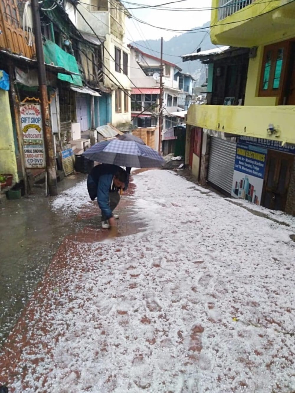 uttarakhand weather update : Snowfall awesome exclusive photos