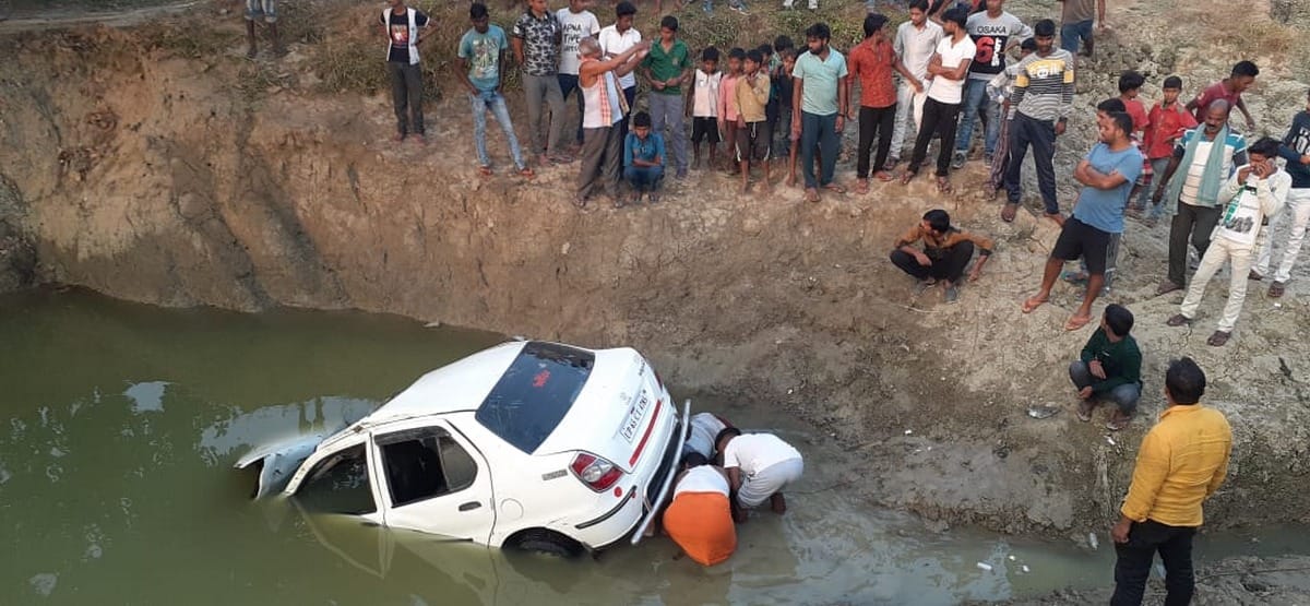 Indica Car overturned canal in shahabganj chandauli