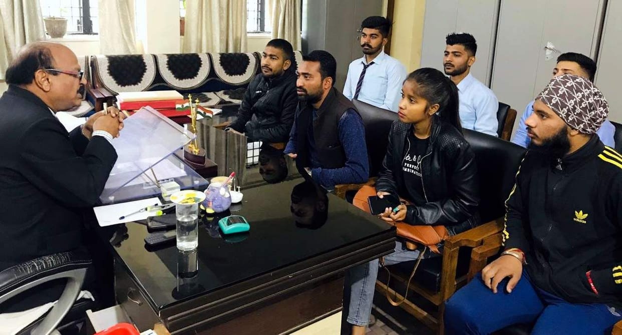 ABVP students meet the principal regarding college problems