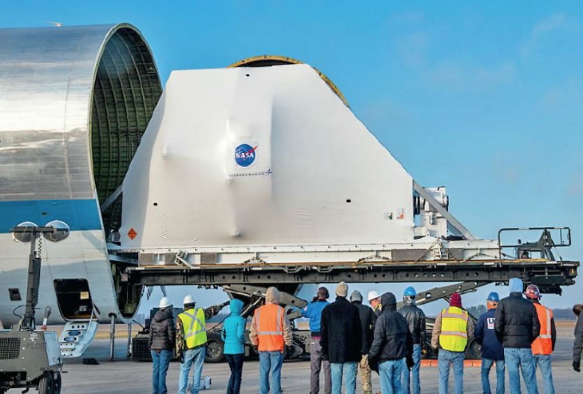 NASAs unmanned Orion crew capsule landed in Ohio Lowered by splitting dividing aircraft into two