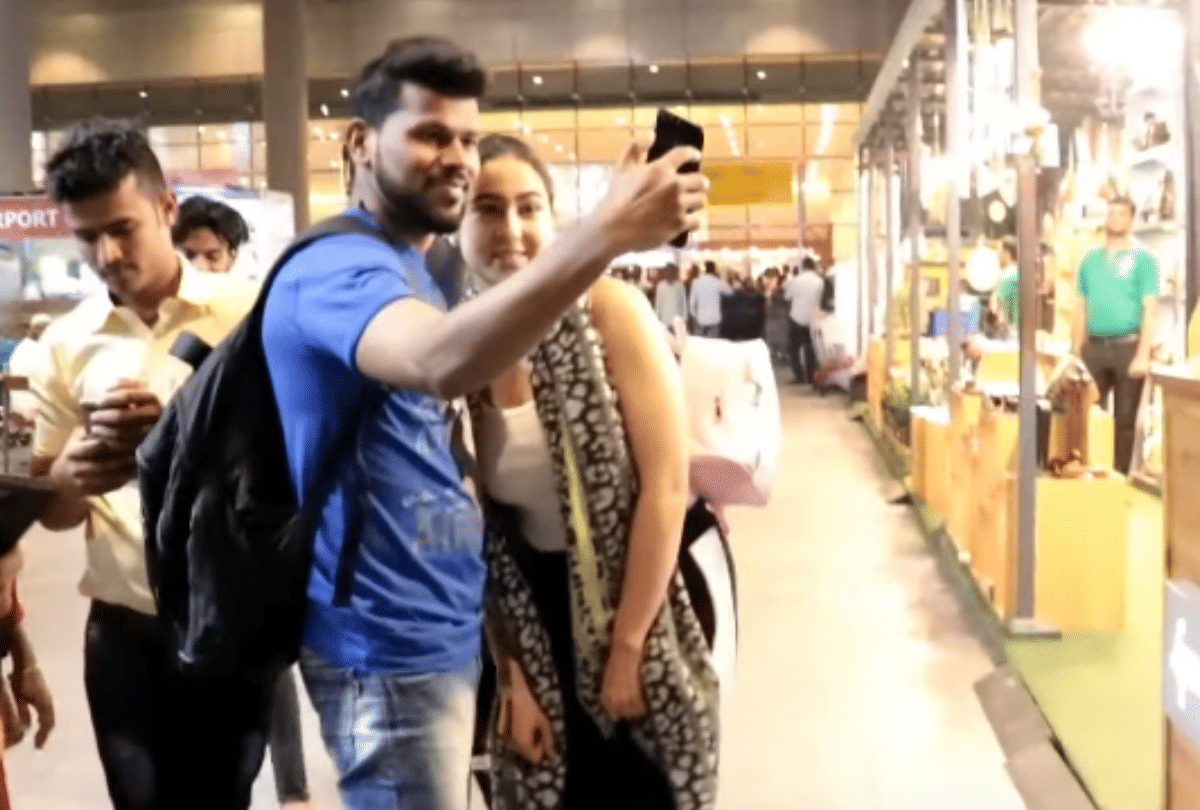 Sara Ali Khan uncomfortable When a fan got too close while taking a selfie