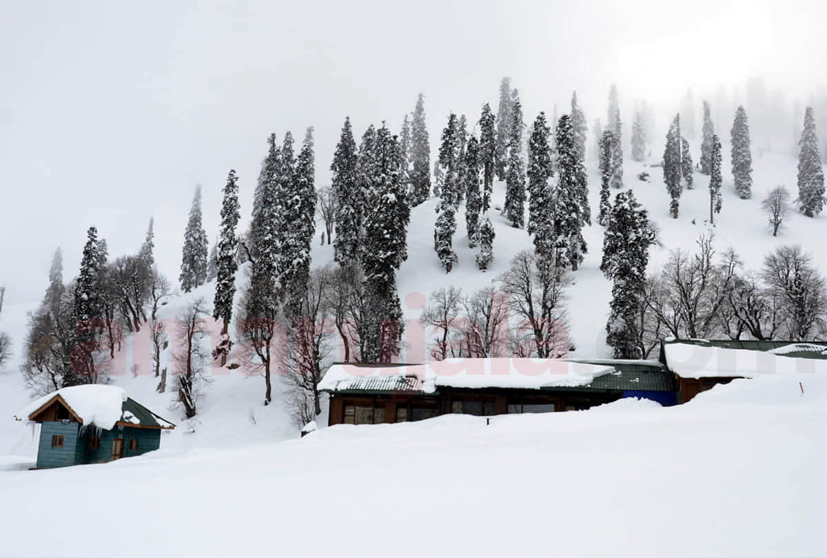 Weather clear in most parts of Jammu Kashmir, temperature rise