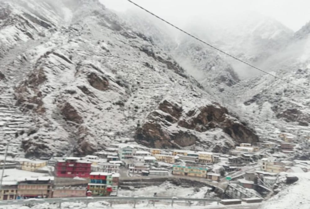 Snow Covered Auli Hotel Booking Full see Snowfall  beautiful Photos